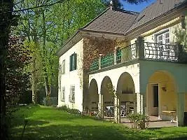 Hellbrunn Hotel