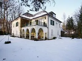 Hellbrunn Hotel *